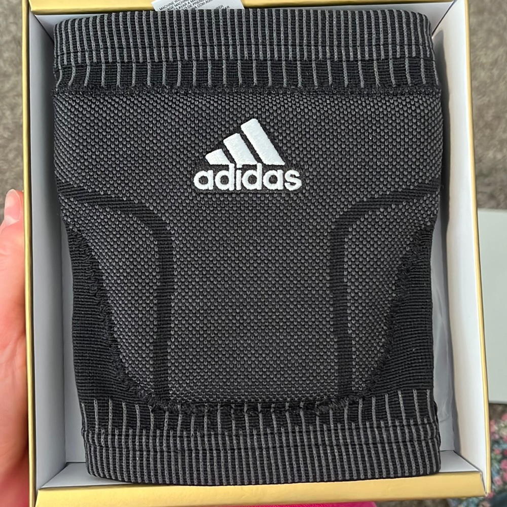 brand new black adidas knee pads